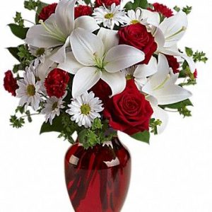 vazoda kırmızı gül -nilyum yenimahalle çiçek